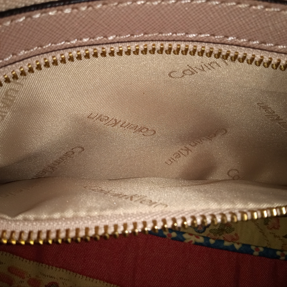 Calvin Klein wristlet - Picture 7 of 8